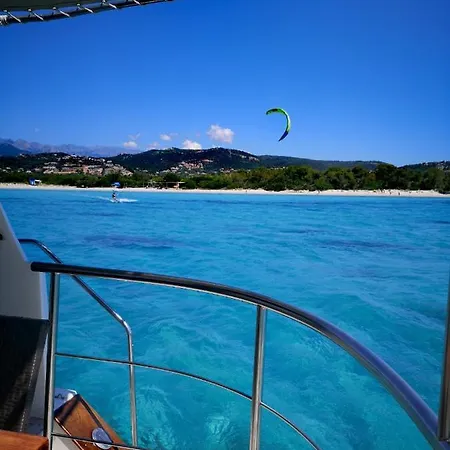 Ocean Yacht Trawler - Le Caloa Πλωτό κατάλυμα *