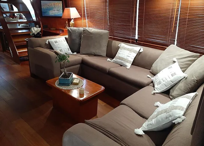 ספינת מלון Ocean Yacht Trawler - Le Caloa